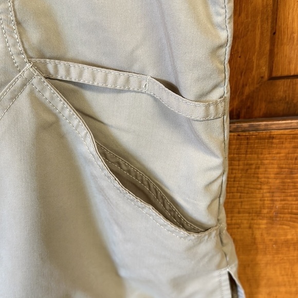 Scrubstar Khaki Womens V-Neck Scrub Top Polyester/Rayon/Spandex Size 3XL - Picture 4 of 8